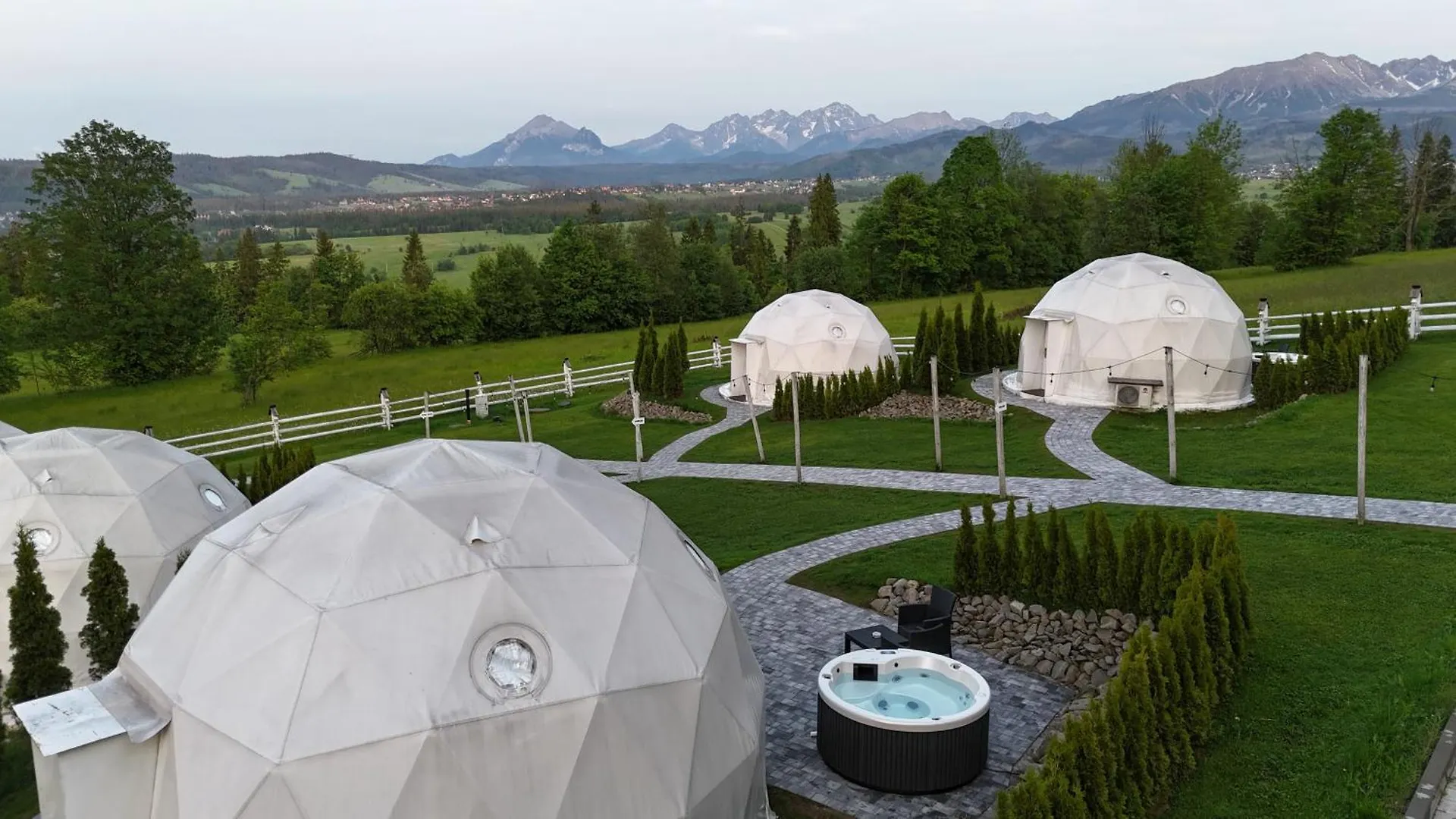 Mountain Glamp & Jacuzzi Hotel Zakopane
