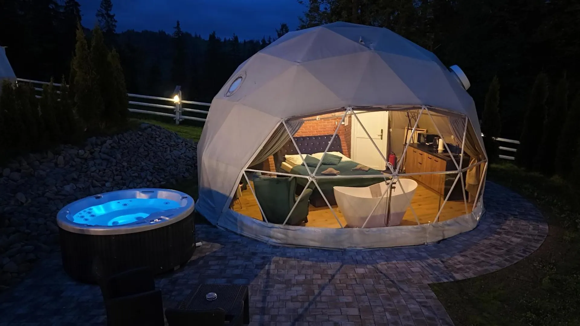 Mountain Glamp & Jacuzzi Hotel Zakopane